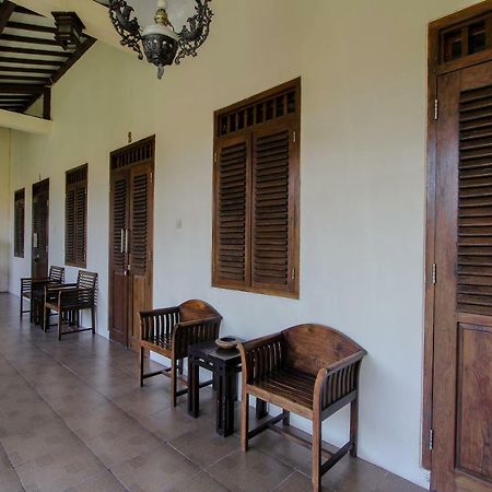 Oyo 1361 Singosari Family Residence Баньюванги Экстерьер фото
