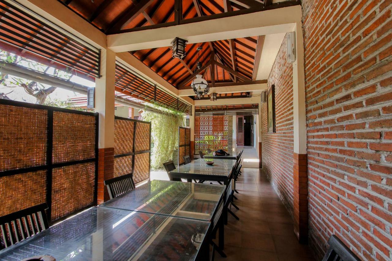 Oyo 1361 Singosari Family Residence Баньюванги Экстерьер фото