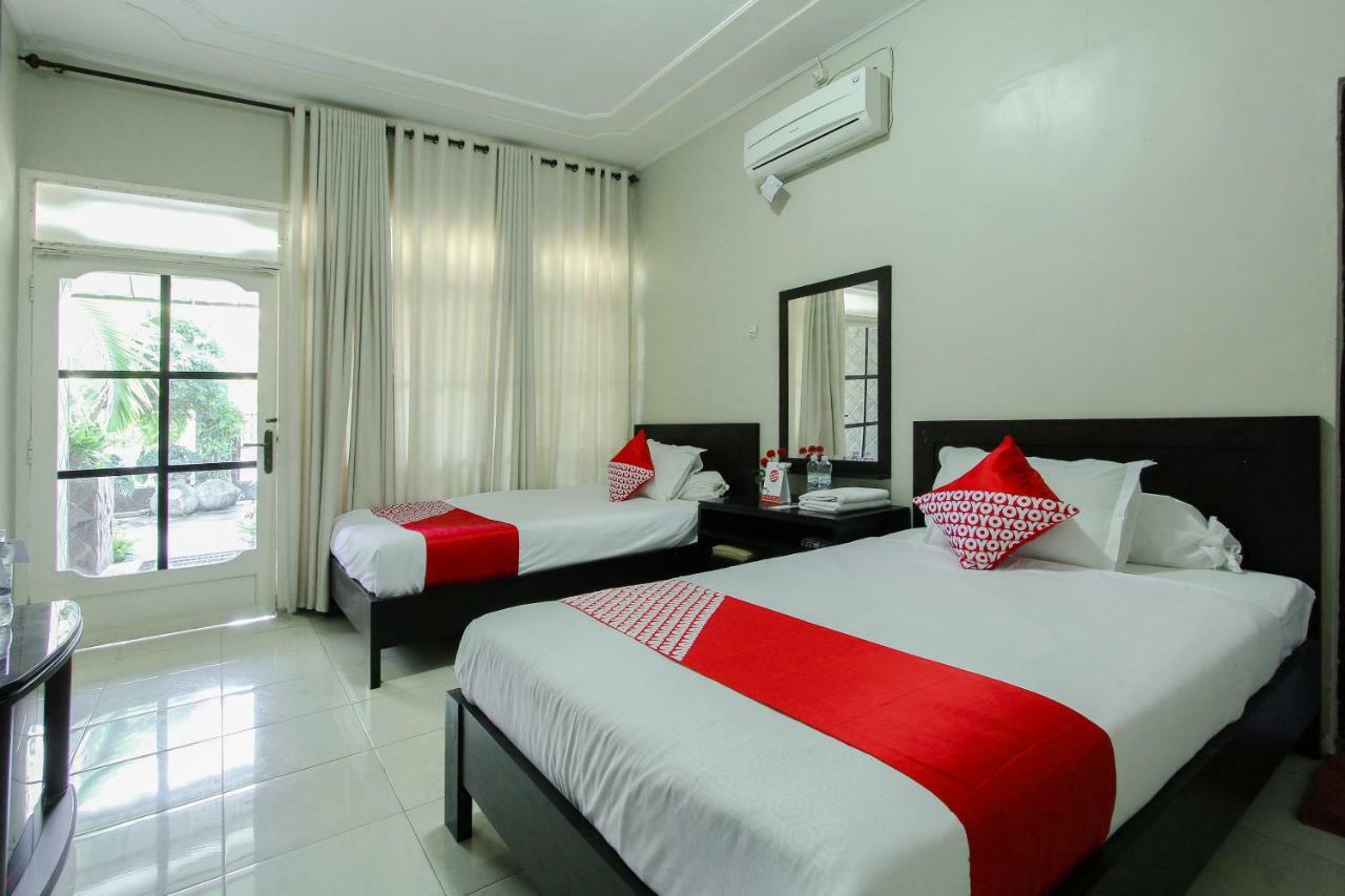 Oyo 1361 Singosari Family Residence Баньюванги Экстерьер фото