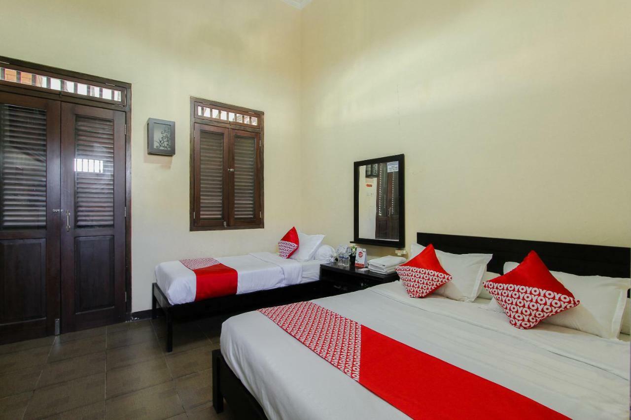 Oyo 1361 Singosari Family Residence Баньюванги Экстерьер фото