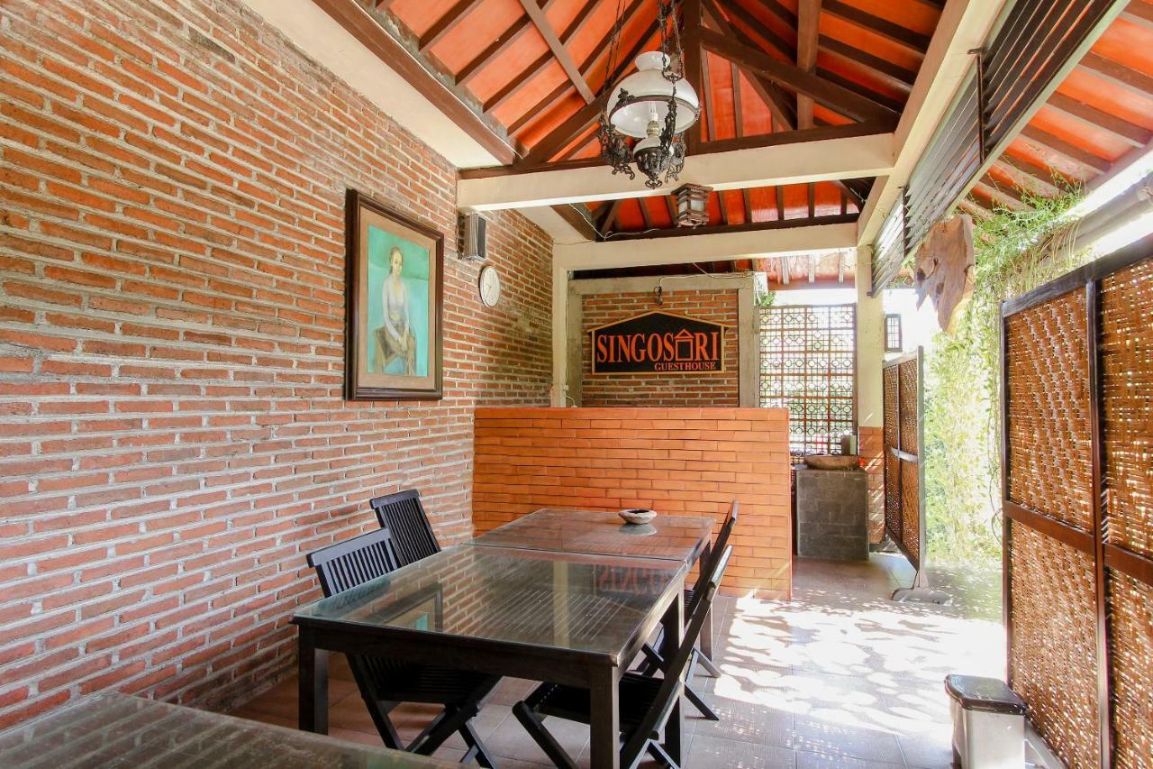 Oyo 1361 Singosari Family Residence Баньюванги Экстерьер фото