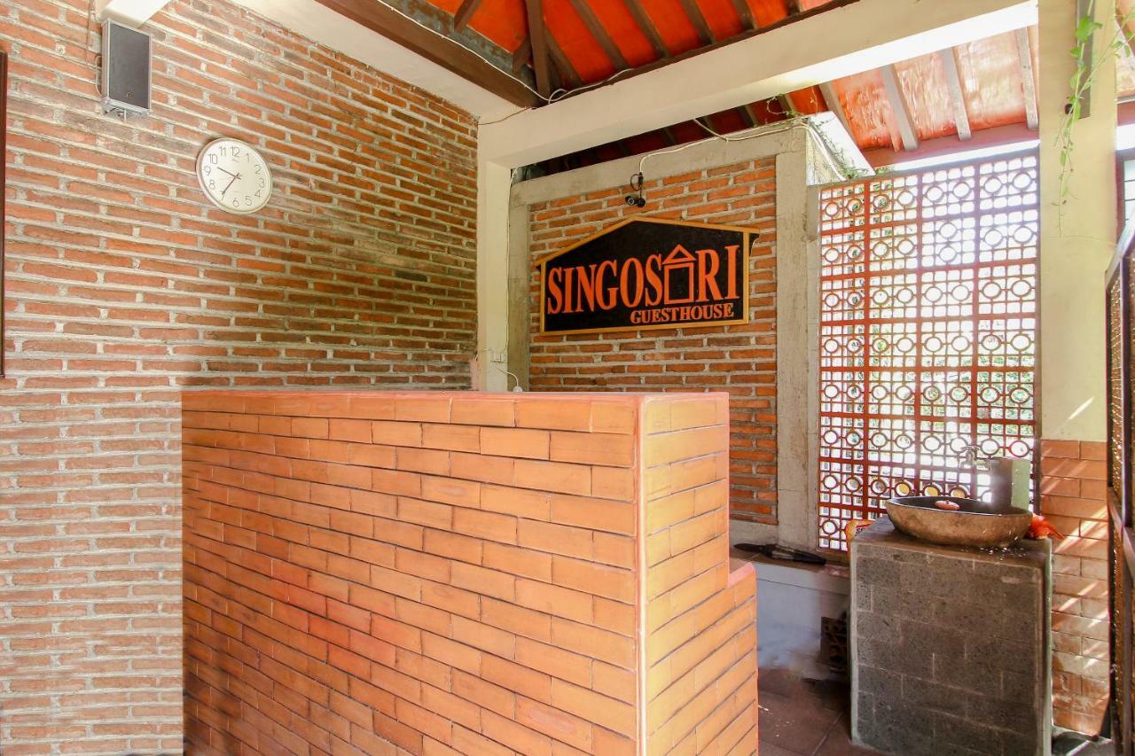 Oyo 1361 Singosari Family Residence Баньюванги Экстерьер фото